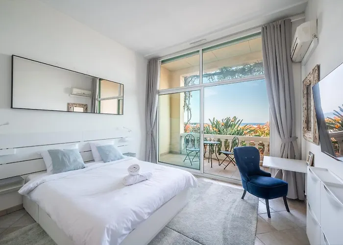 Anastasia, Nice Studio Sea Front, Terrace, Ground Floor