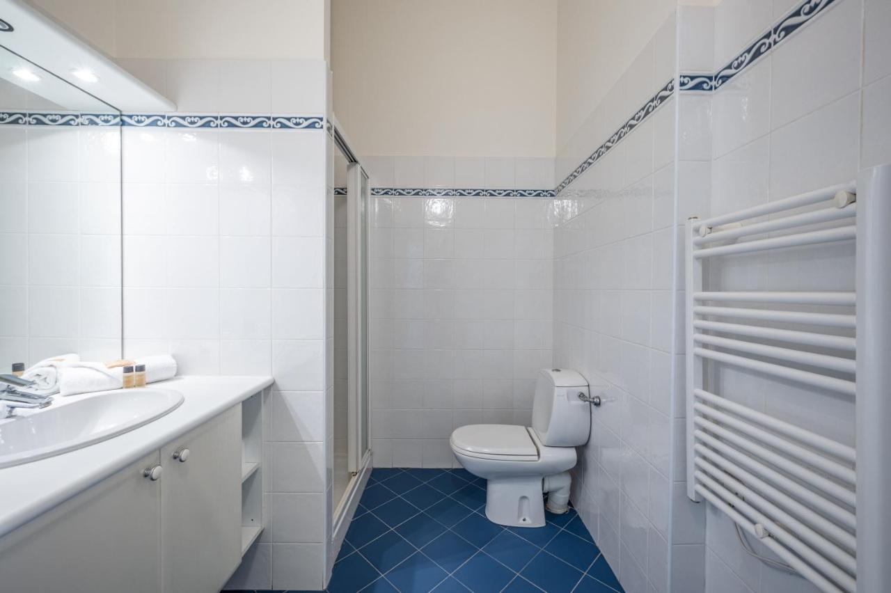 Anastasia, Sea Front, Terrace, Ground Floor Menton