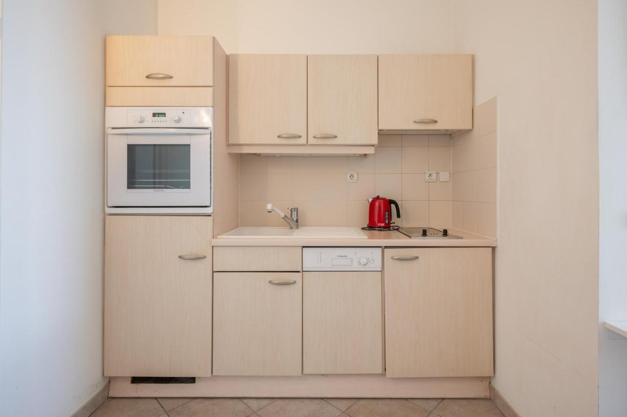 Anastasia, Sea Front, Terrace, Ground Floor Menton